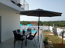 Noel - With Private Pool - A2-prvi kat