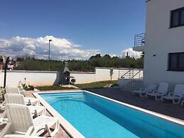 Noel - With Private Pool - A2-prvi kat