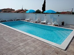 Noel - With Private Pool - A2-prvi kat