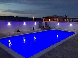 Noel - With Private Pool - A2-prvi kat