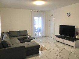 Noel - With Private Pool - A2-prvi kat