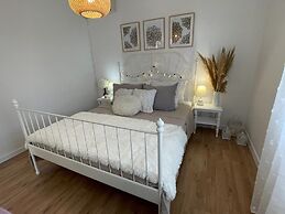 Sara - Beyond the sea - A1