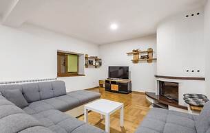 Villa Monte - Luxurious Retreat - H