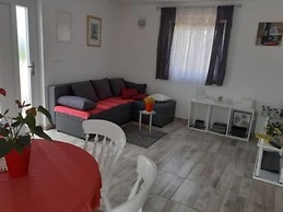 Jasmina - With Balcony and Free Parking - A1