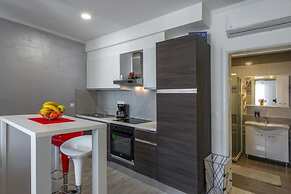 Stane - Modern & Fully Equipped - A2