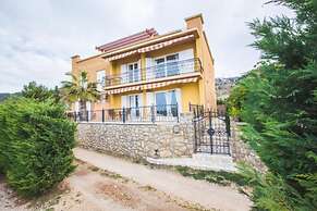 Irena - Apartment With Pool - A1