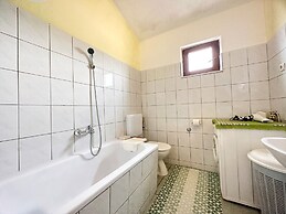 Tamy - With hot tub - H