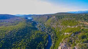 Tamy - With hot tub - H