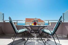 Stane - Modern & Fully Equipped - A3