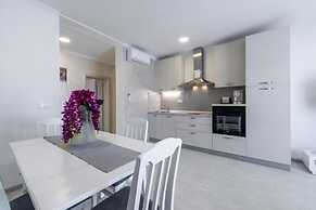 Stane - Modern & Fully Equipped - A3