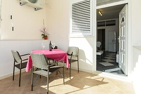 Stane - Modern & Fully Equipped - A1