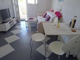 Stane - Modern & Fully Equipped - A1
