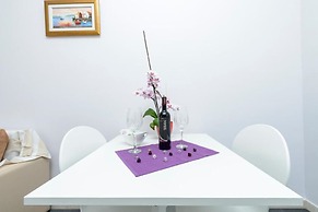 Stane - Modern & Fully Equipped - A1