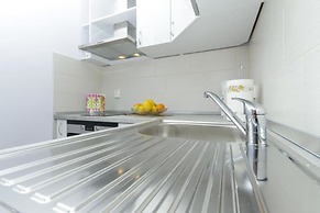 Stane - Modern & Fully Equipped - A1