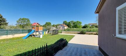 Ron - Spacious Garden - H