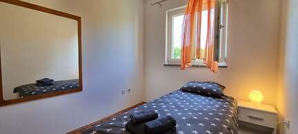 Ron - Spacious Garden - H