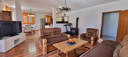 Ron - Spacious Garden - H