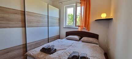 Ron - Spacious Garden - H