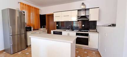 Ron - Spacious Garden - H