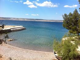 Helena - Beachfront - H