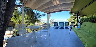 Helena - Beachfront - H