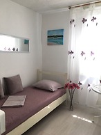 Helena - Beachfront - H