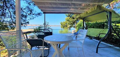 Helena - Beachfront - H