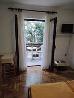 Vale - 450m to the Beach - SA2