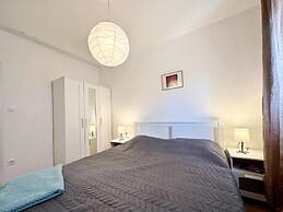 Mendula - Private Garage - A1