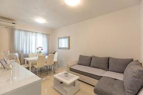 Tattoo - Modern & Free Parking - A6