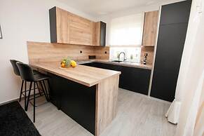 Mat-deluxe With Free Parking - A1