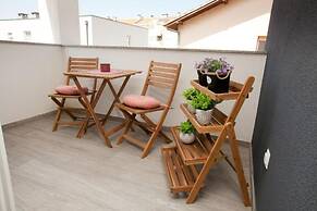 Mat-deluxe With Free Parking - A1