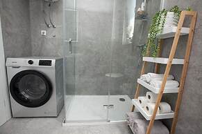 Mat-deluxe With Free Parking - A1