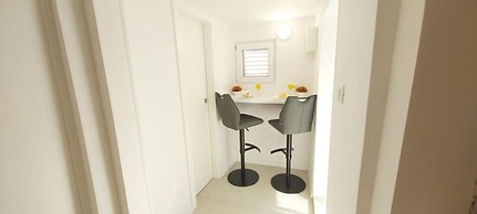 Jele - Perfect Location - A1