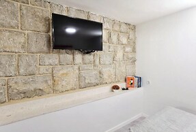 Jele - Perfect Location - A1