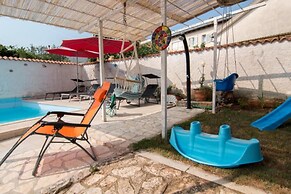 Nada - With Private Pool - SA1