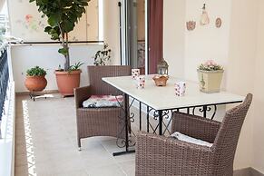 Deluxe 2 Bedroom apt in Petroupoli