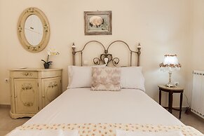Deluxe 2 Bedroom apt in Petroupoli
