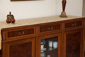 Deluxe 2 Bedroom apt in Petroupoli