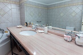 Deluxe 2 Bedroom apt in Petroupoli