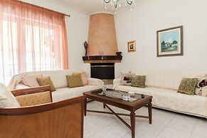 Deluxe 2 Bedroom apt in Petroupoli