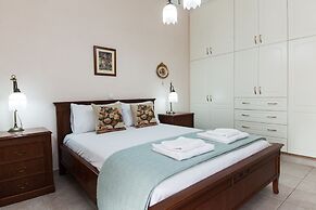Deluxe 2 Bedroom apt in Petroupoli