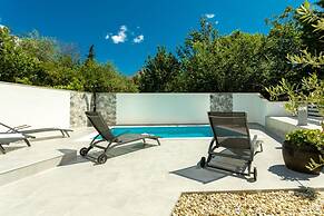 Krk - With Private Pool - H