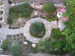 Ivy - With Balcony - A1