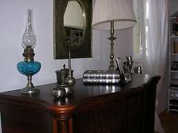 Ivy - With Balcony - A1