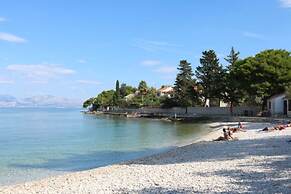 Ivy - With Balcony - A1