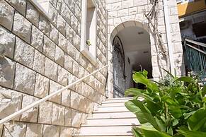 Hope - 30m to the sea & Seaview - A4