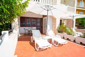 Hope - 30m to the sea & Seaview - A4