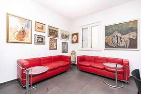 Lili-with Pool Near the sea - H