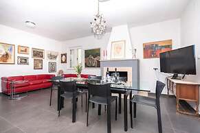 Lili-with Pool Near the sea - H